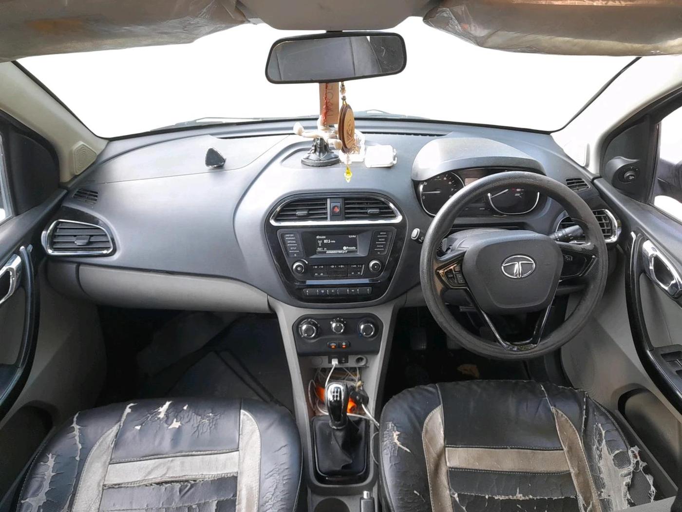 2018 Tata Tiago XZ PETROL, Petrol, Manual, 83,208 km, interior