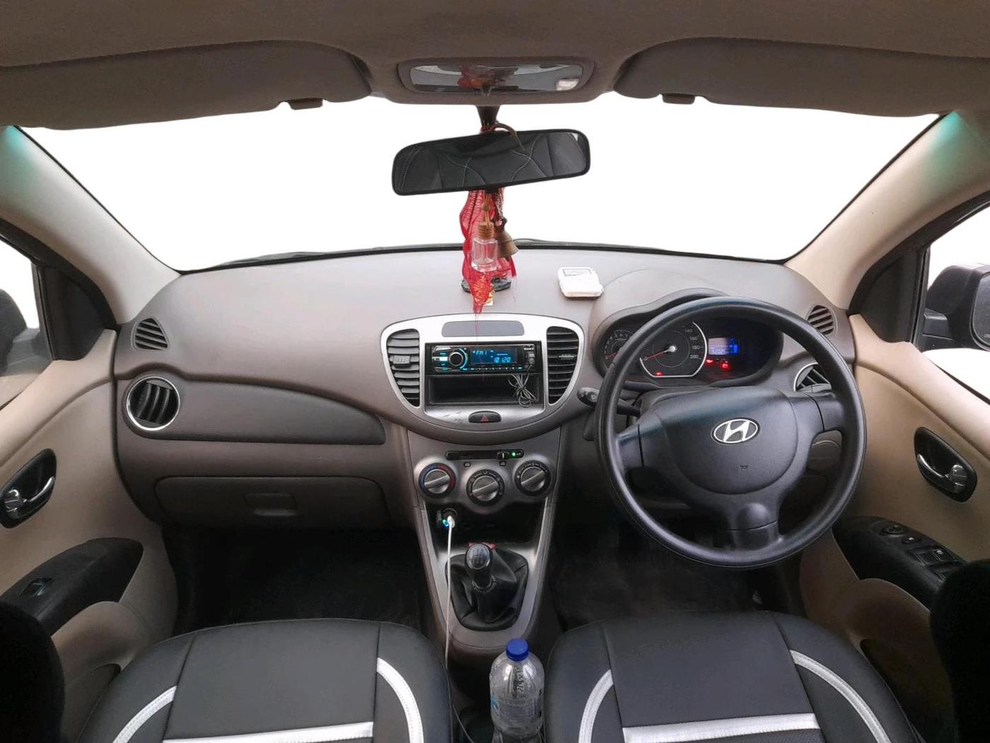 2011 Hyundai i10 MAGNA 1.2, Petrol, Manual, 52,026 km, interior