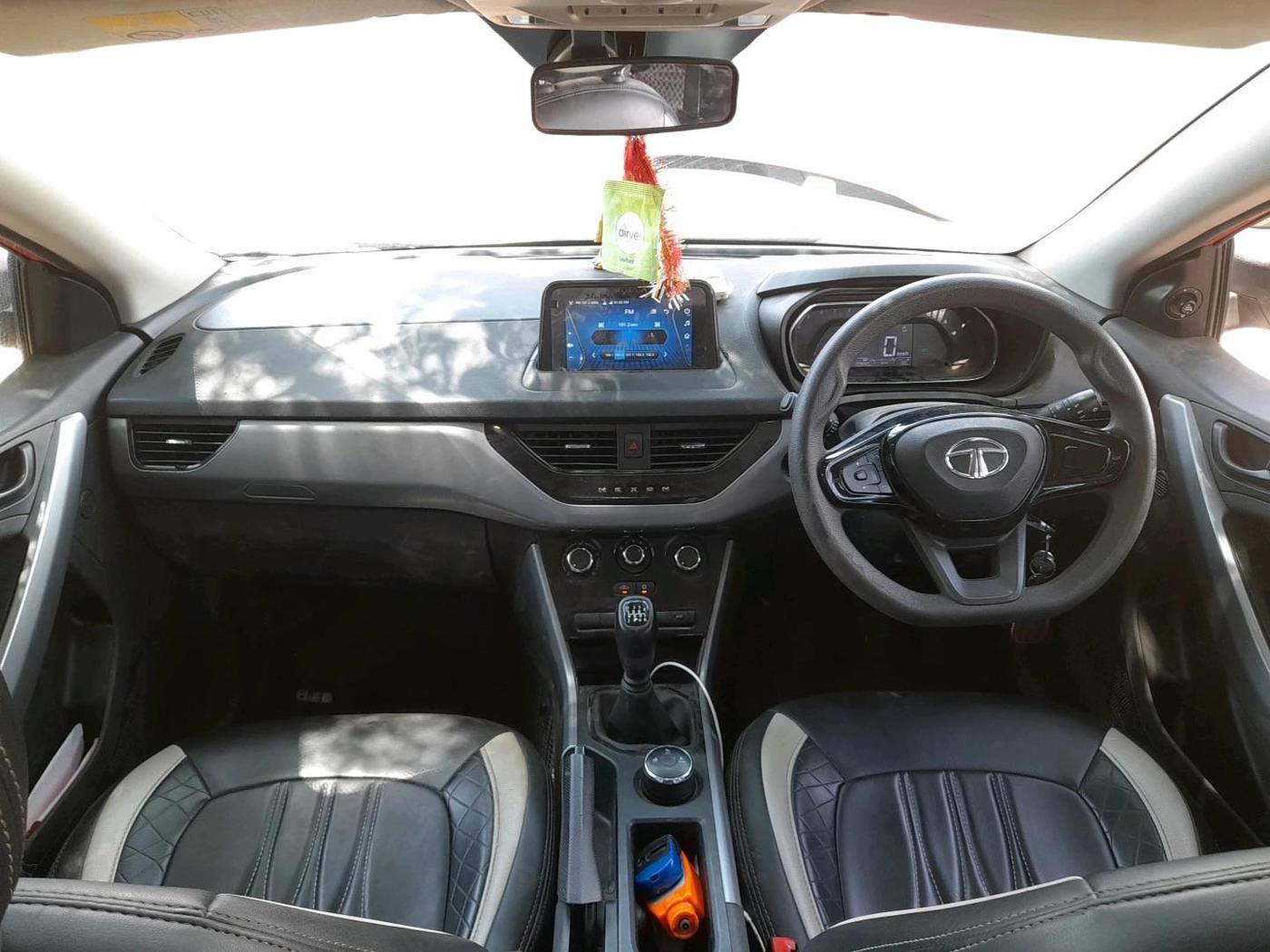 2023 Tata NEXON XM PLUS SUNROOF PETROL, Petrol, Manual, 20,930 km, interior