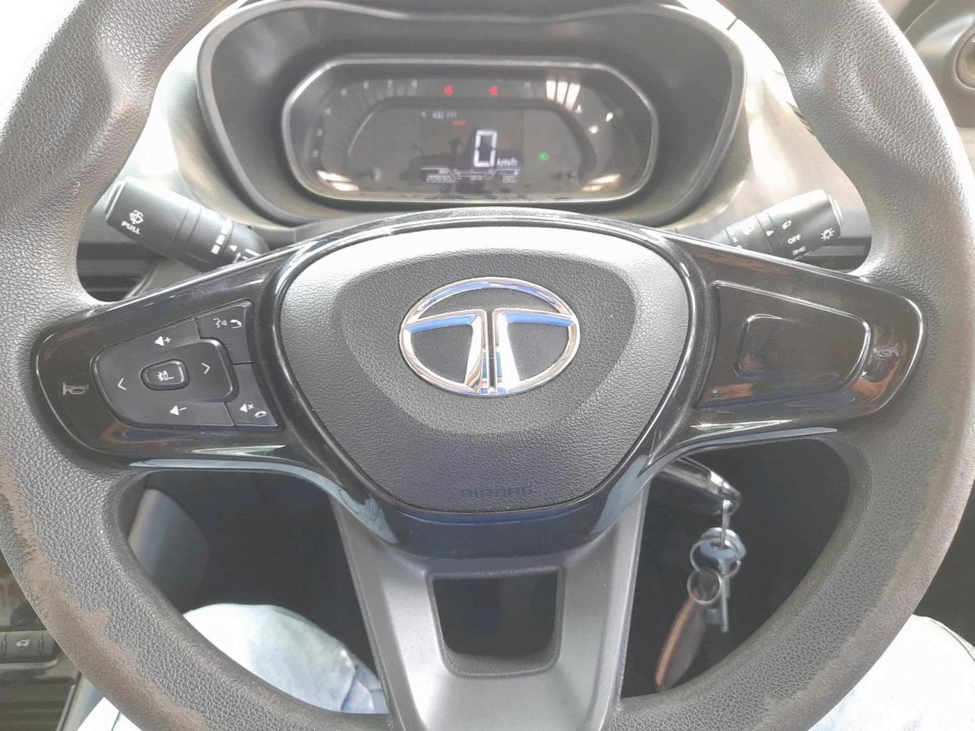 2023 Tata NEXON XM PLUS SUNROOF PETROL, Petrol, Manual, 20,930 km, interior