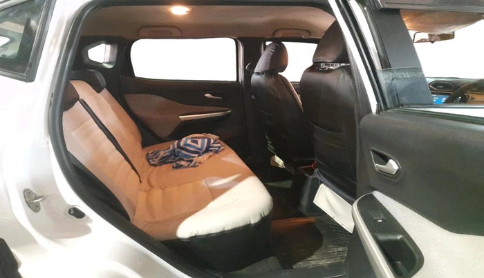 2024 Nissan MAGNITE XV MT, Petrol, Manual, 34,000 km, interior