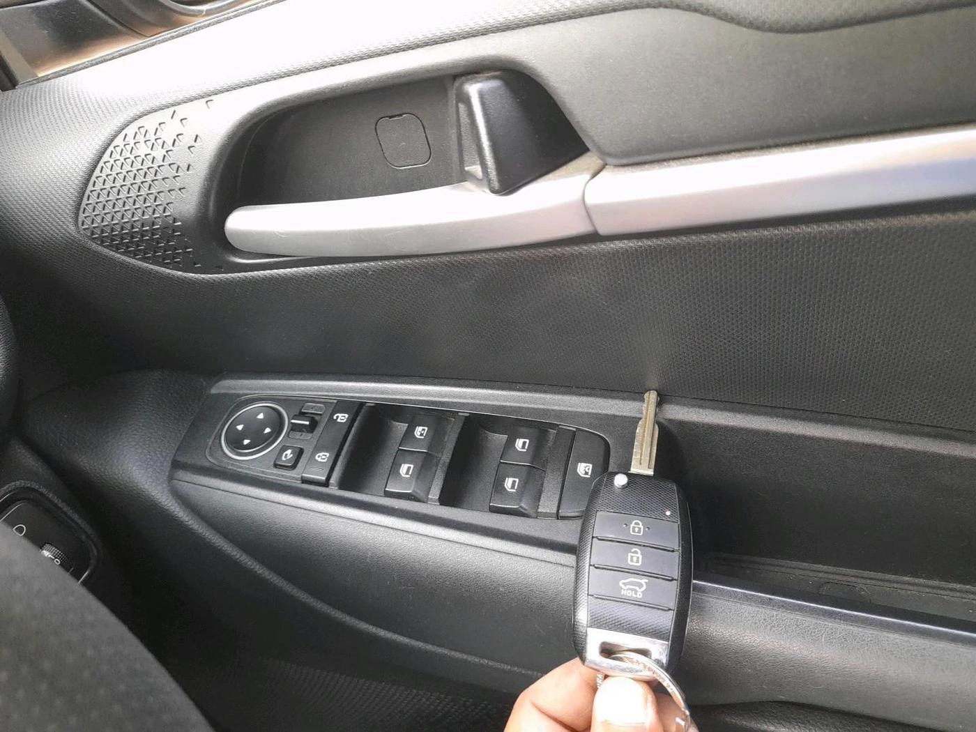 2022 KIA SONET HTK PLUS 1.2, Petrol, Manual, 3,592 km, interior