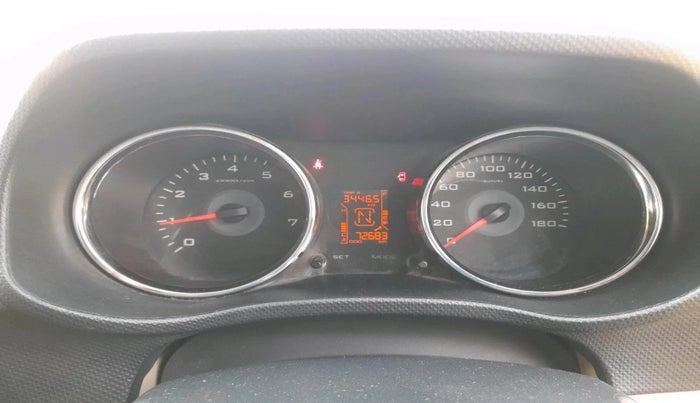 2018 Mahindra TUV300 T8, Diesel, Manual, 72,683 km, interior