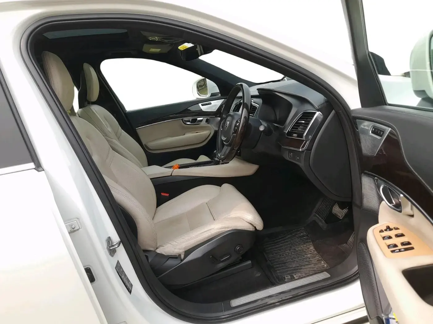2017 Volvo XC 90 D5 Inscription, Diesel, Automatic, 1,45,933 km, interior