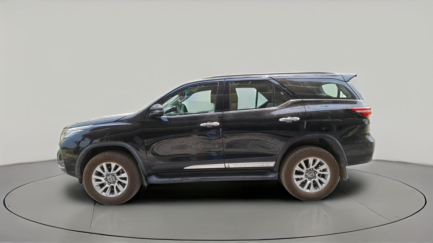 2023 Toyota Fortuner 4X4 AT 2.8 DIESEL, Diesel, Automatic, 62,245 km, exterior