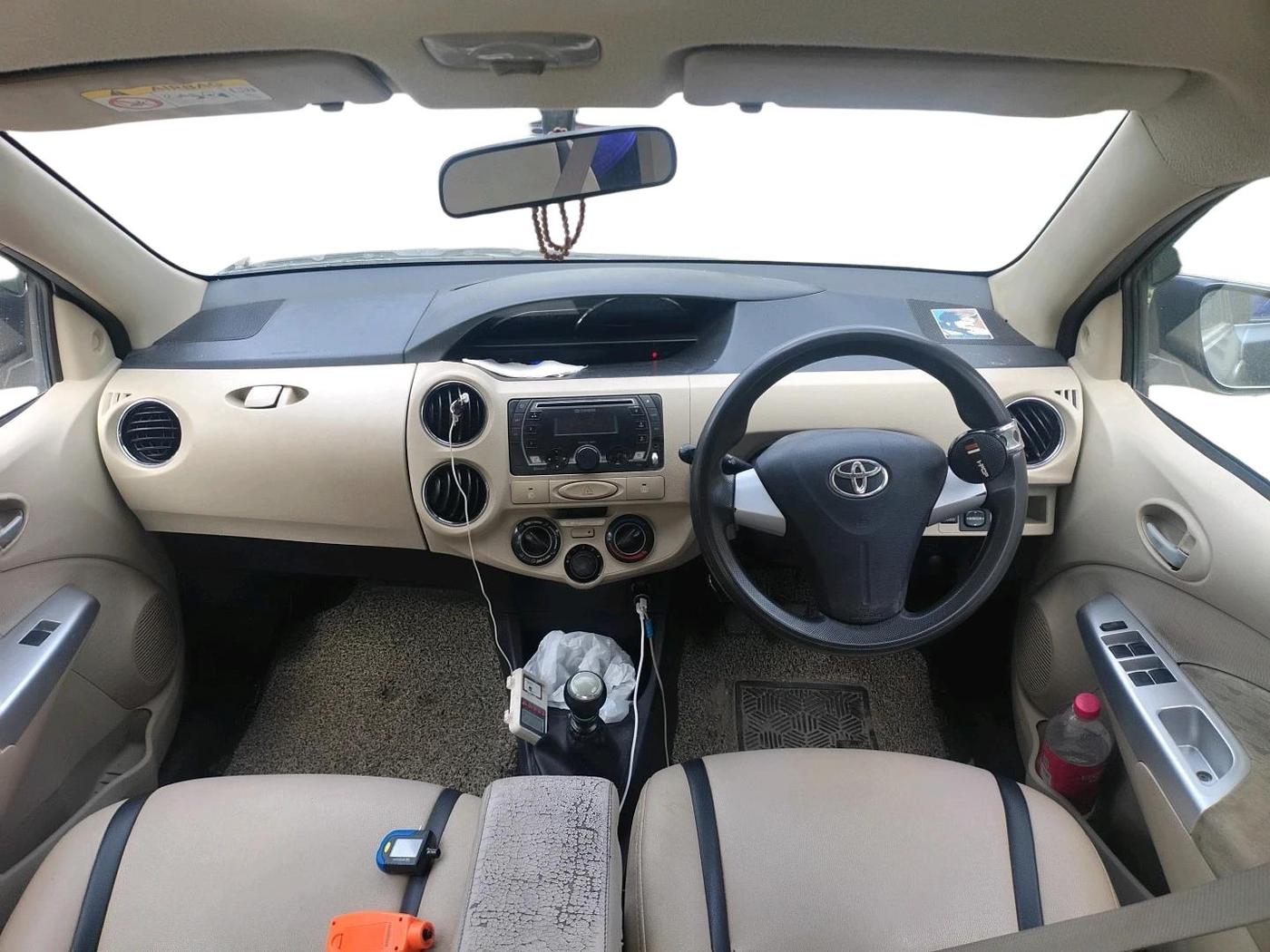 2018 Toyota Etios Liva VD, Diesel, Manual, 1,54,288 km, interior