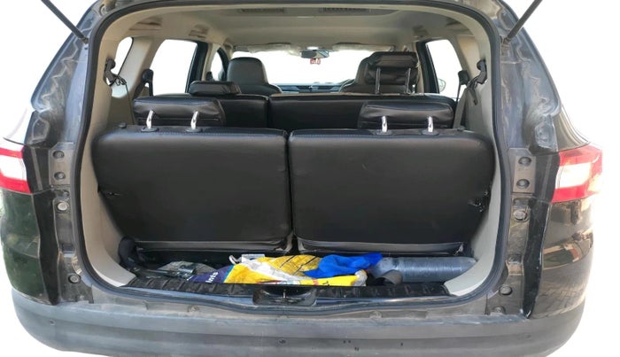 2024 Renault TRIBER RXT, Petrol, Manual, 43,535 km, exterior