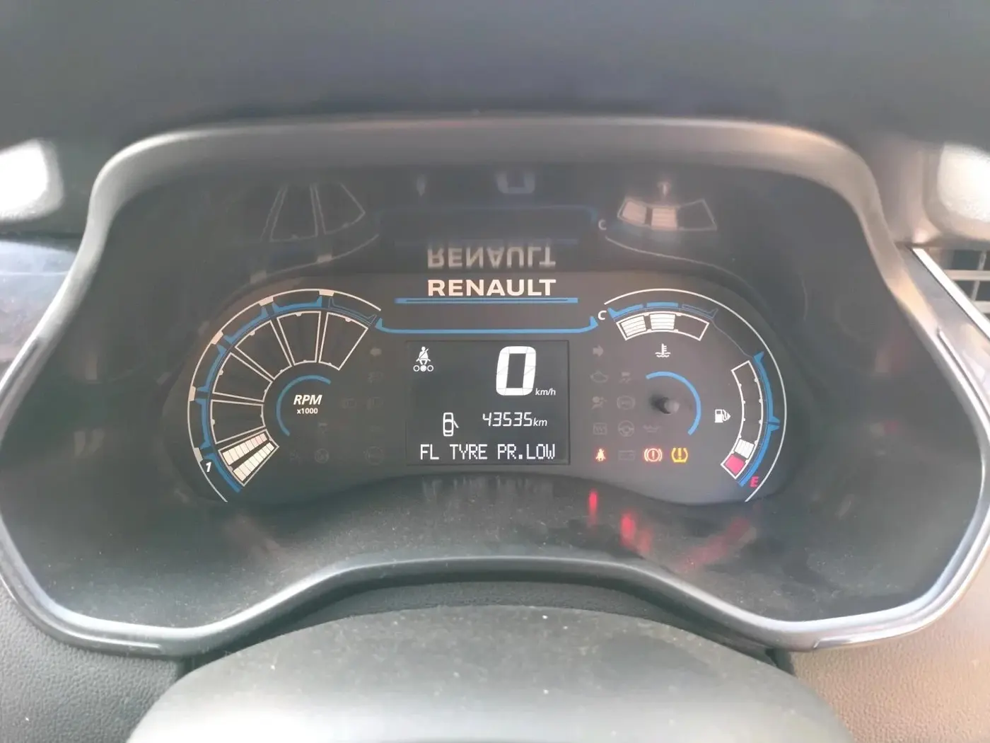 2024 Renault TRIBER RXT, Petrol, Manual, 43,535 km, interior