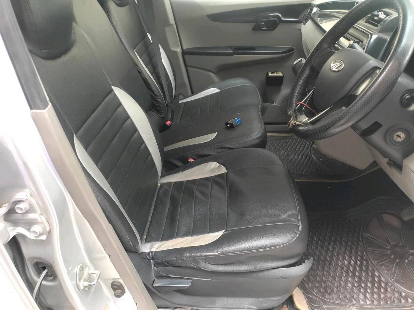 2016 Mahindra Kuv100 K2 D 6 STR, Diesel, Manual, 84,938 km, interior