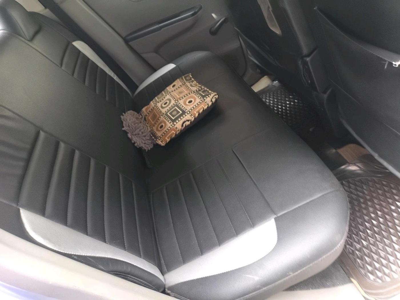 2016 Mahindra Kuv100 K2 D 6 STR, Diesel, Manual, 84,938 km, interior