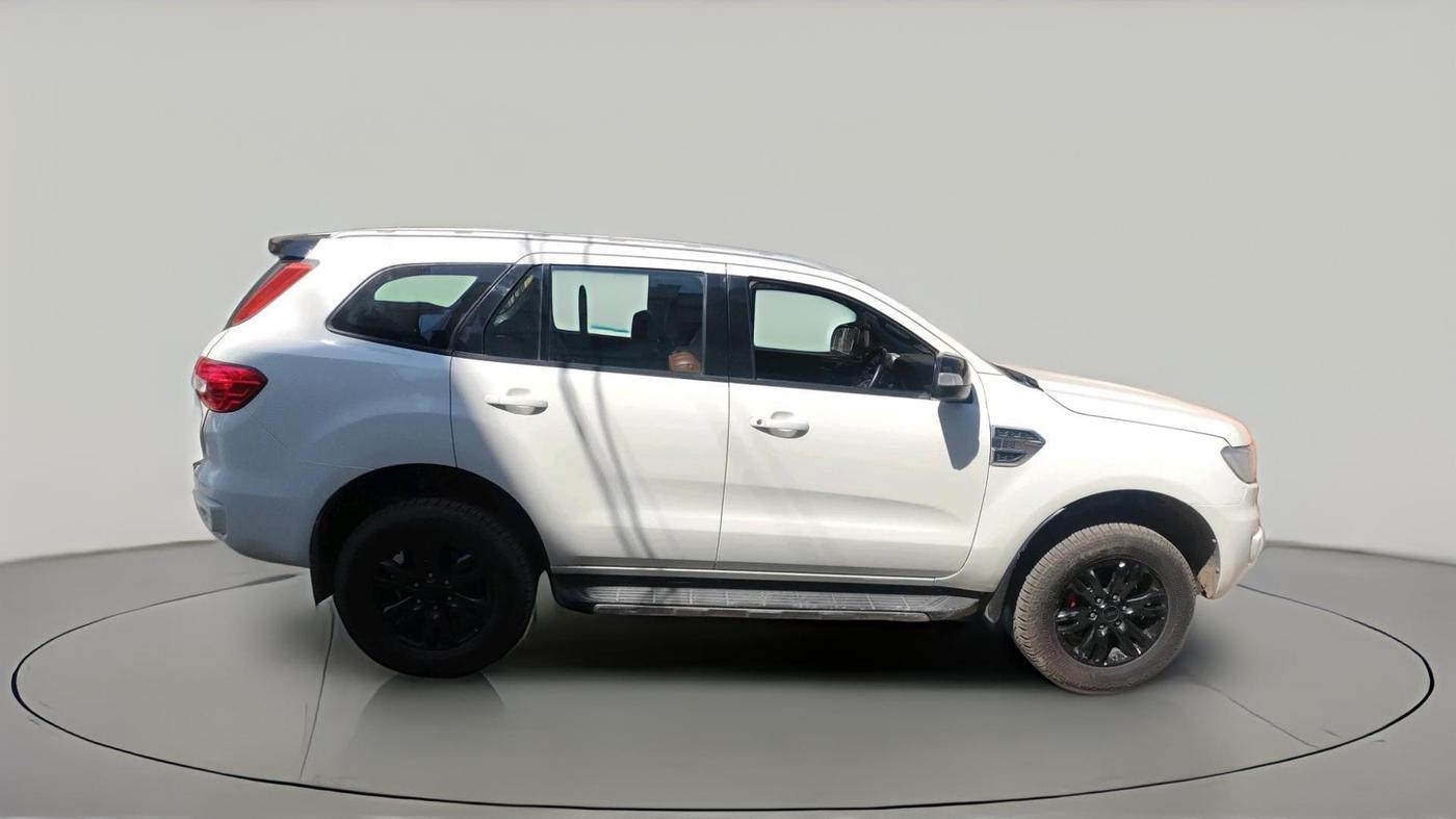 2016 Ford Endeavour TREND 2.2 4X2 AT, Diesel, Automatic, 1,28,500 km, exterior