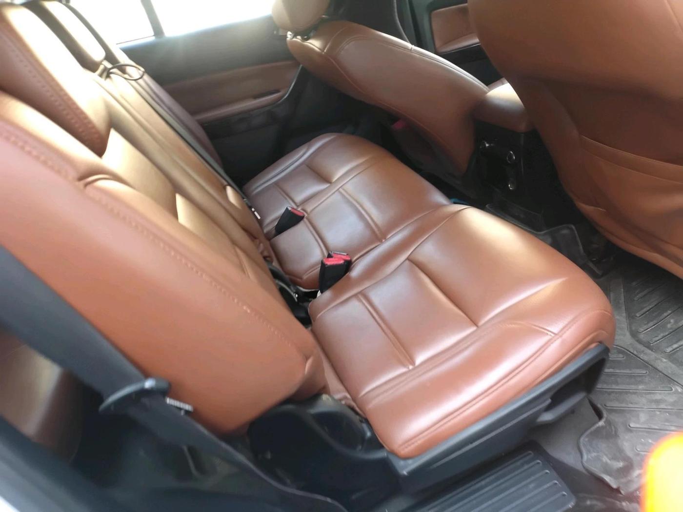 2016 Ford Endeavour TREND 2.2 4X2 AT, Diesel, Automatic, 1,28,500 km, interior