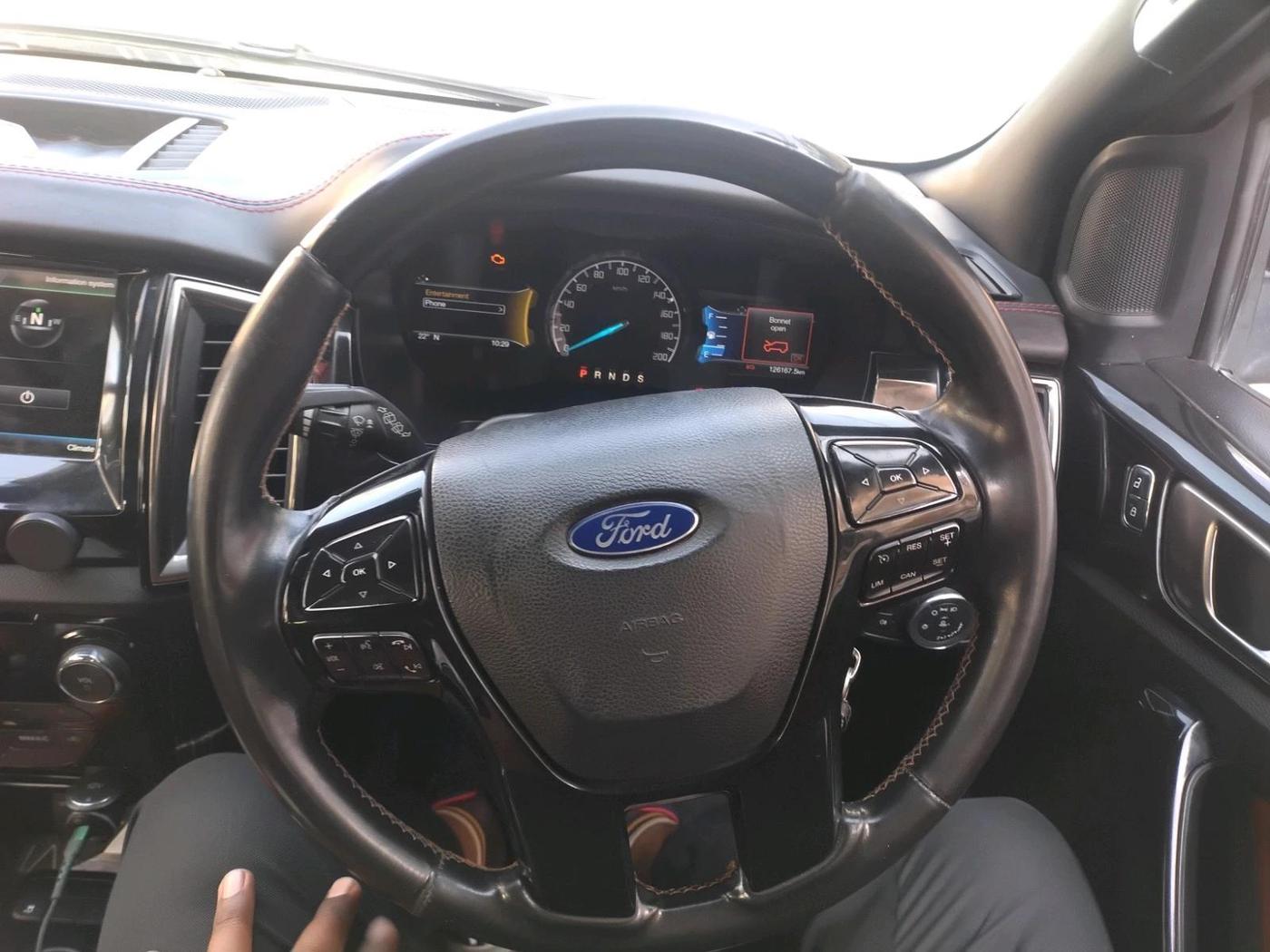 2016 Ford Endeavour TREND 2.2 4X2 AT, Diesel, Automatic, 1,28,500 km, interior