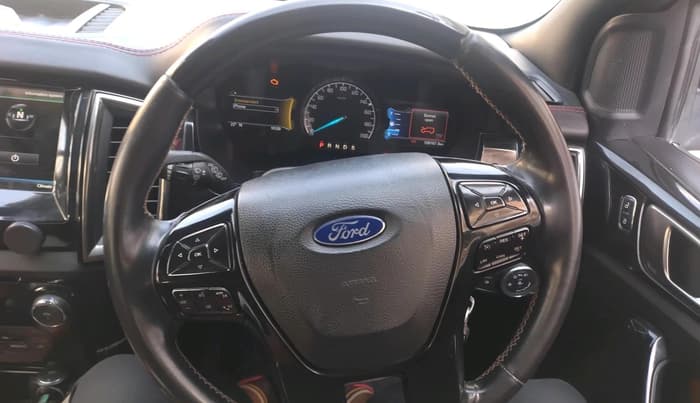 2016 Ford Endeavour TREND 2.2 4X2 AT, Diesel, Automatic, 1,28,500 km, interior
