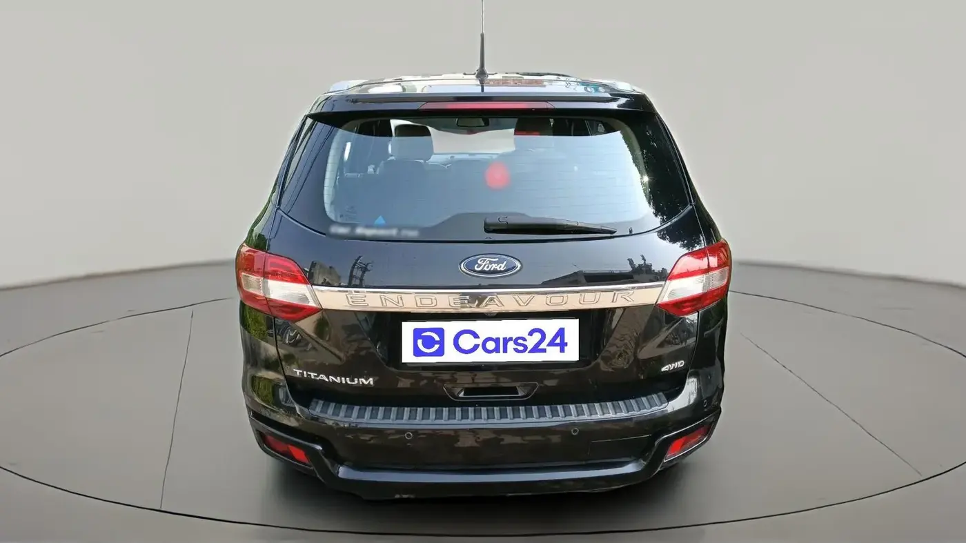 2017 Ford Endeavour TITANIUM 3.2 4X4 AT, Diesel, Automatic, 1,61,494 km, exterior