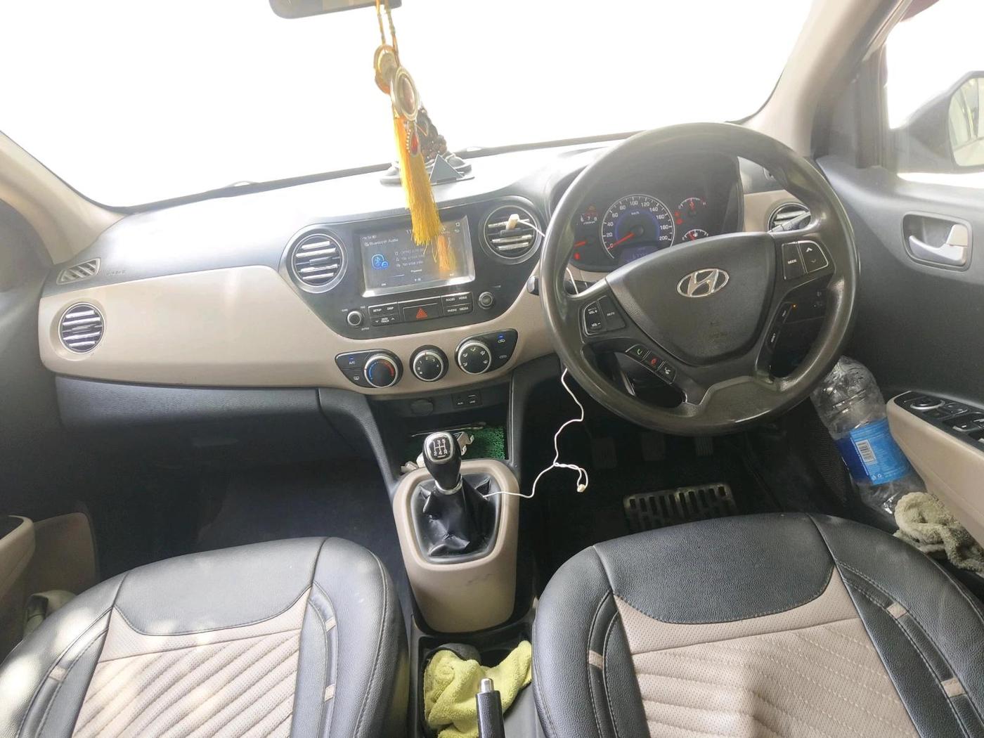 2017 Hyundai Grand i10 SPORTZ (O) 1.2 KAPPA VTVT, CNG, Manual, 98,159 km, interior