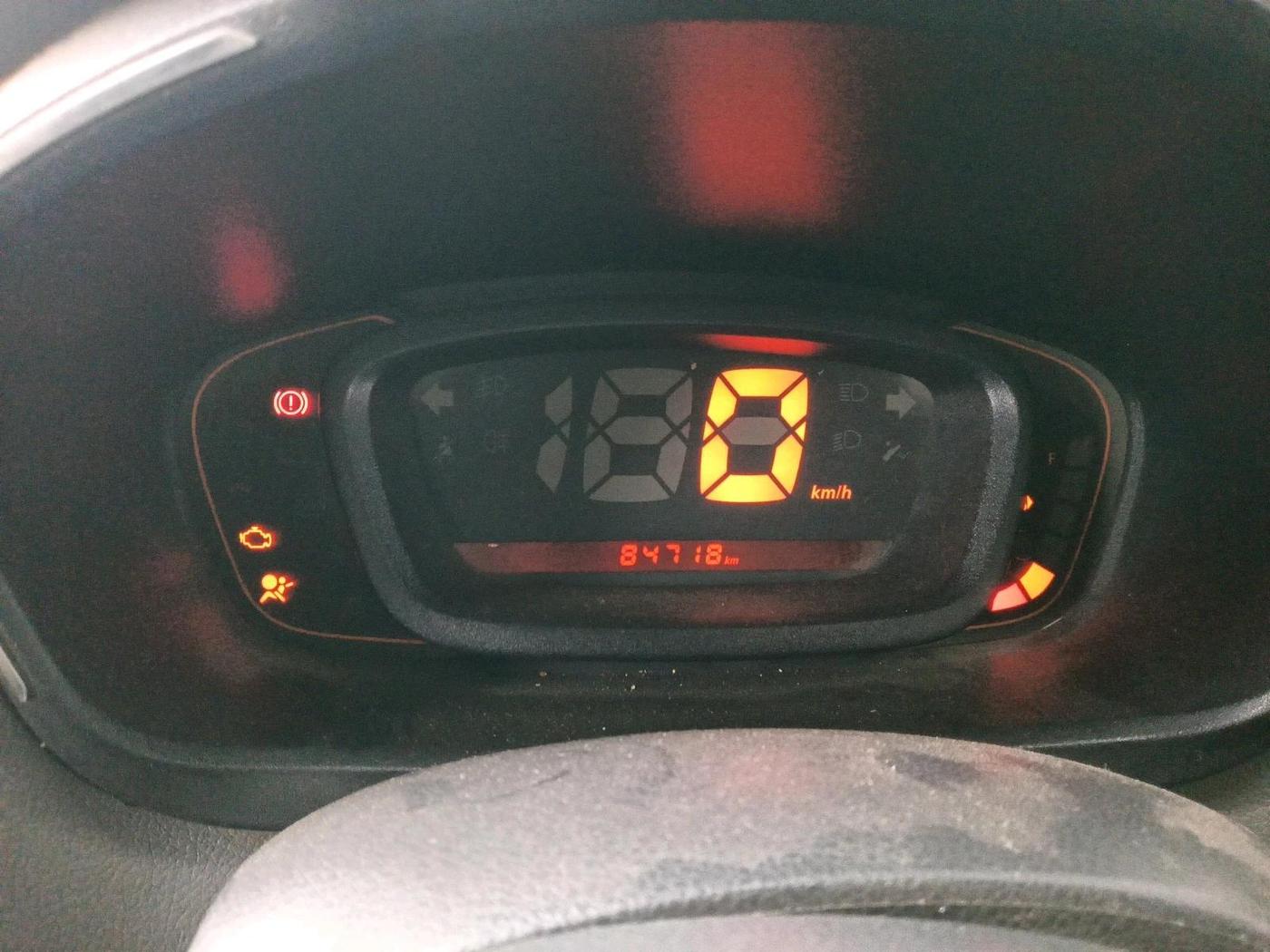 2017 Renault Kwid RXT 1.0 (O), Petrol, Manual, 84,718 km, interior