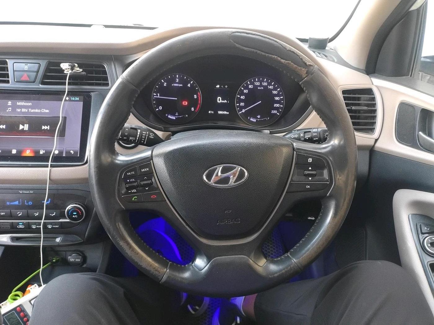 2016 Hyundai Elite i20 ASTA 1.4 CRDI (O), Diesel, Manual, 1,28,243 km, interior