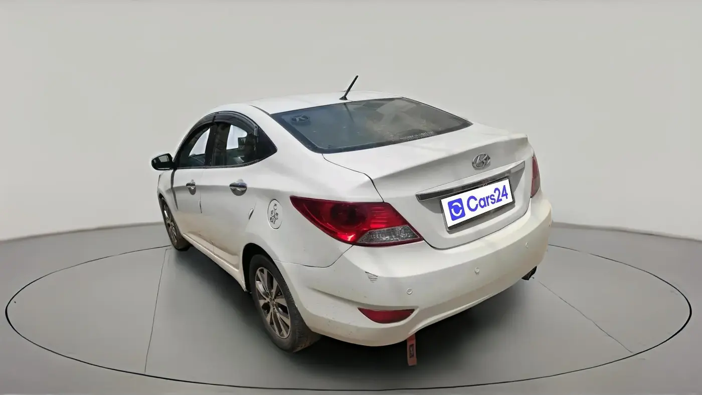 2014 Hyundai Verna FLUIDIC 1.6 CRDI SX, Diesel, Manual, 1,18,431 km, exterior