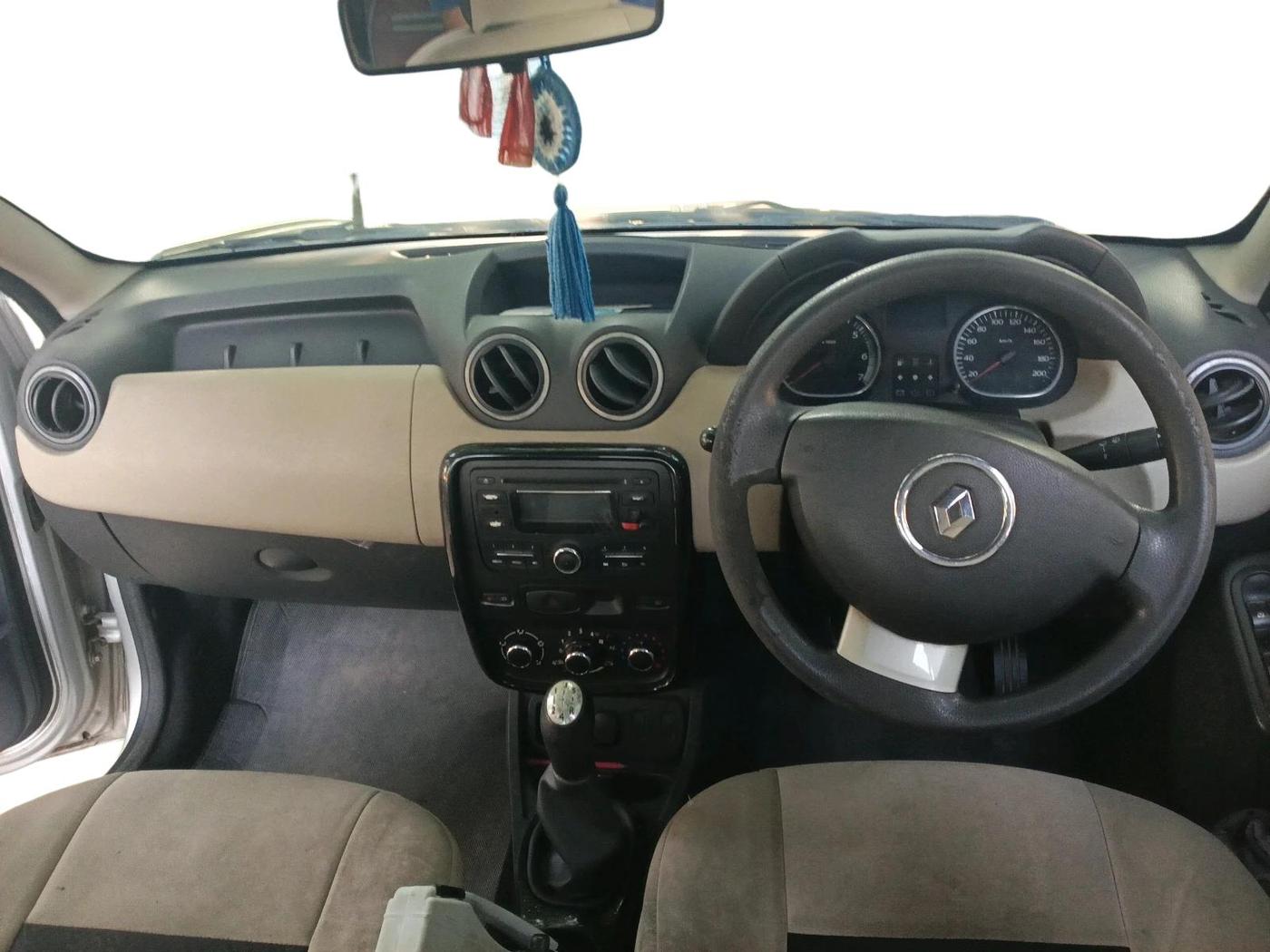 2013 Renault Duster 85 PS RXL DIESEL, Diesel, Manual, 1,19,033 km, interior