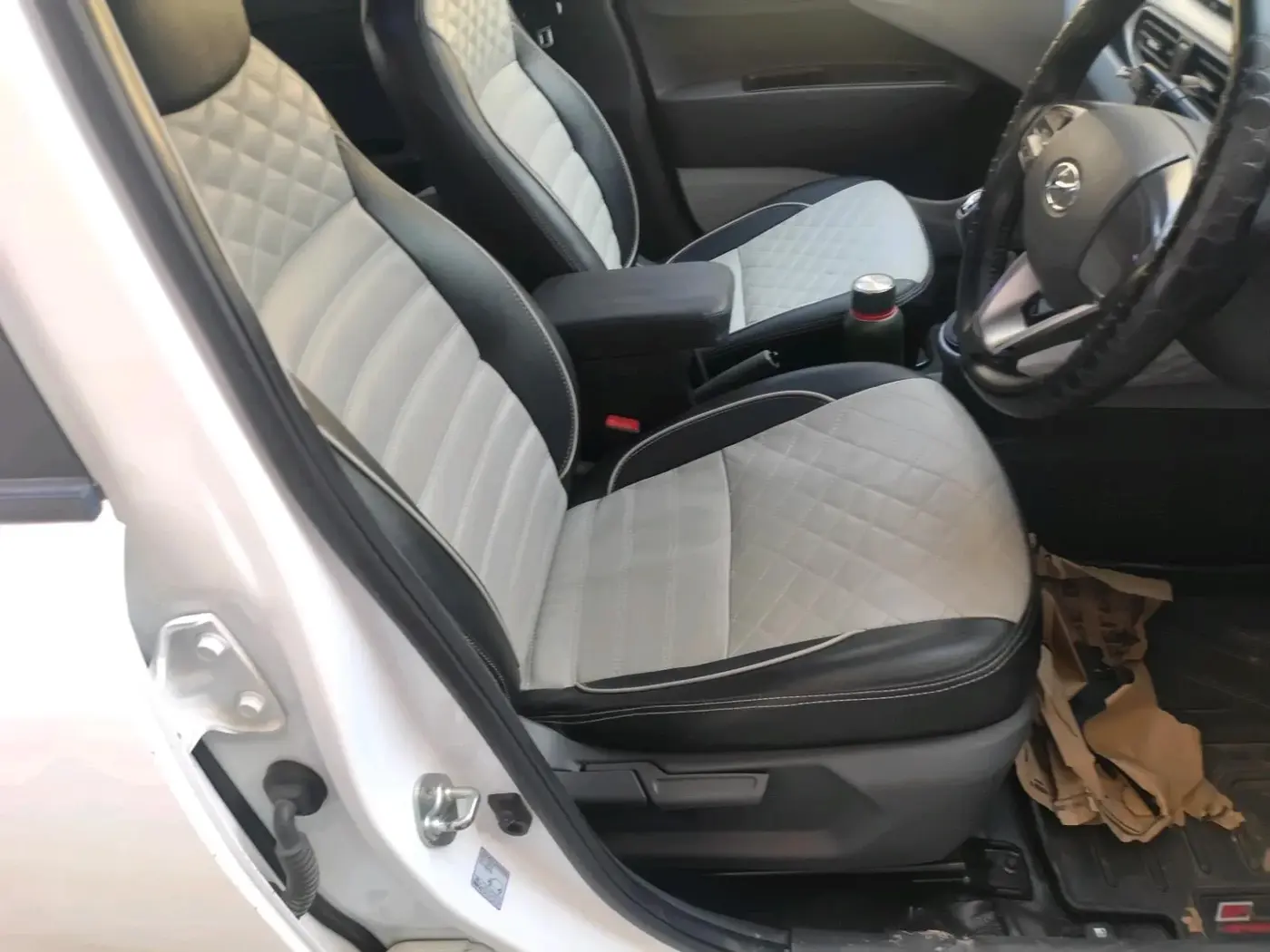 2022 Hyundai GRAND I10 NIOS SPORTZ 1.2 KAPPA VTVT, Petrol, Manual, 84,044 km, interior