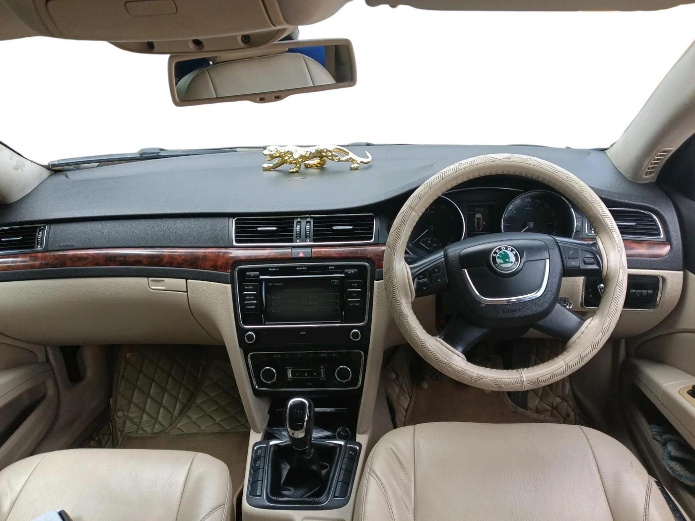 2011 Skoda Superb ELEGANCE 1.8 TSI MT, Petrol, Manual, 89,151 km, interior