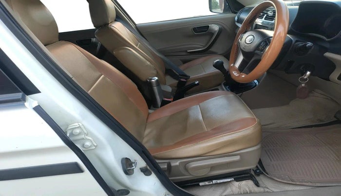 2021 Mahindra BOLERO NEO N 10, Diesel, Manual, 1,14,978 km, interior