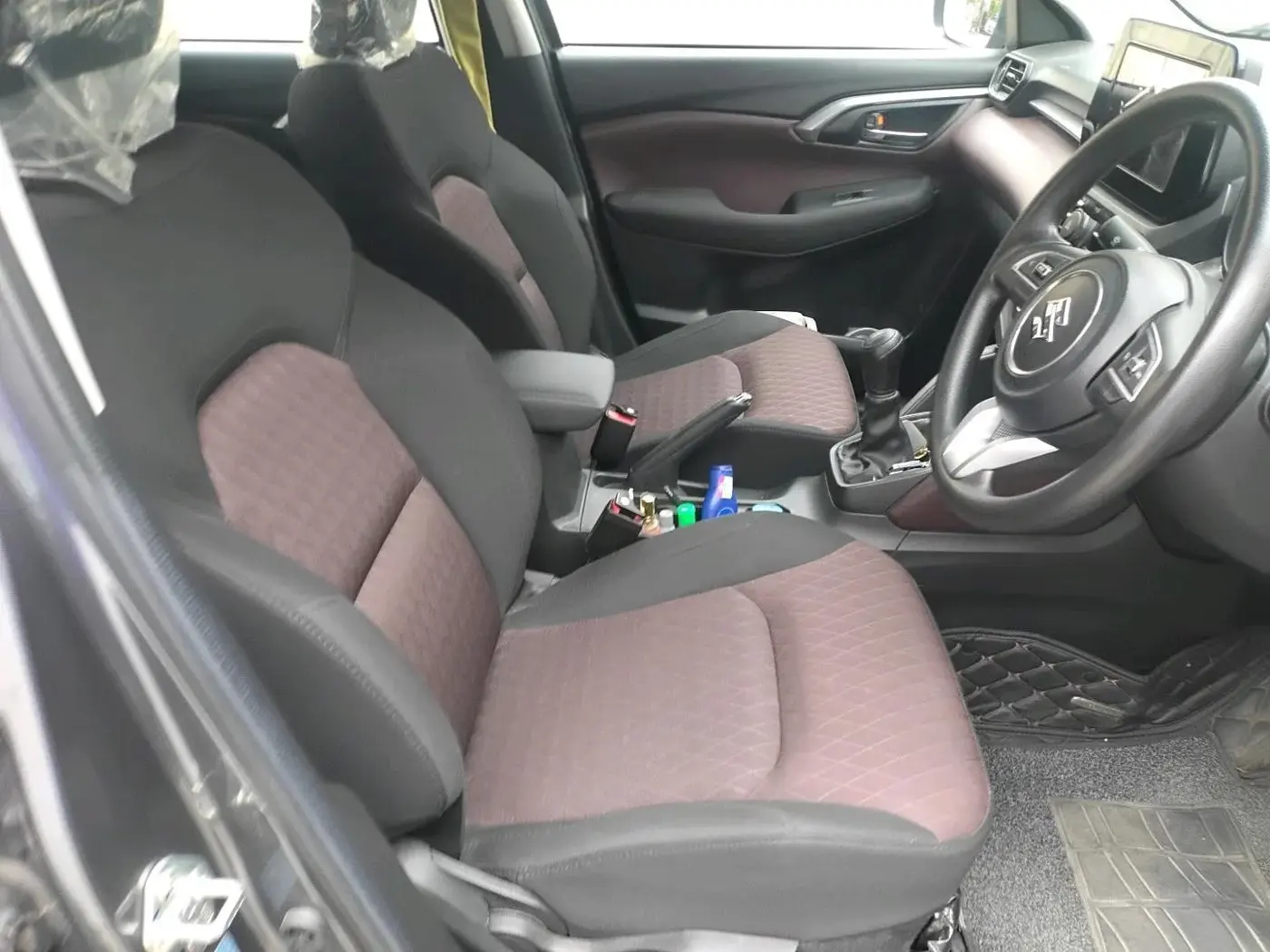 2024 Maruti Grand Vitara DELTA SMART HYBRID, Petrol, Manual, 9,490 km, interior