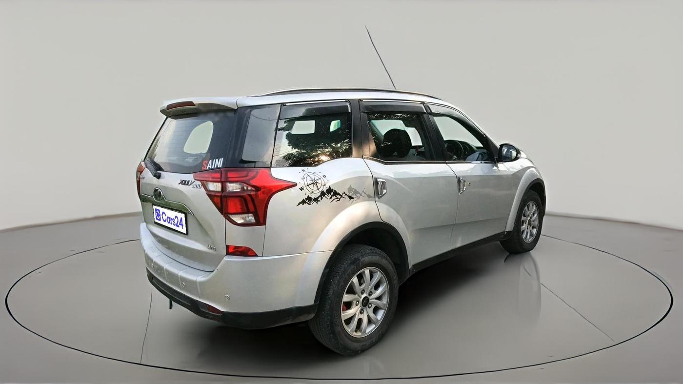 2019 Mahindra XUV500 W9, Diesel, Manual, 1,03,000 km, exterior