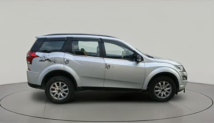 2019 Mahindra XUV500 W9, Diesel, Manual, 1,02,604 km, exterior
