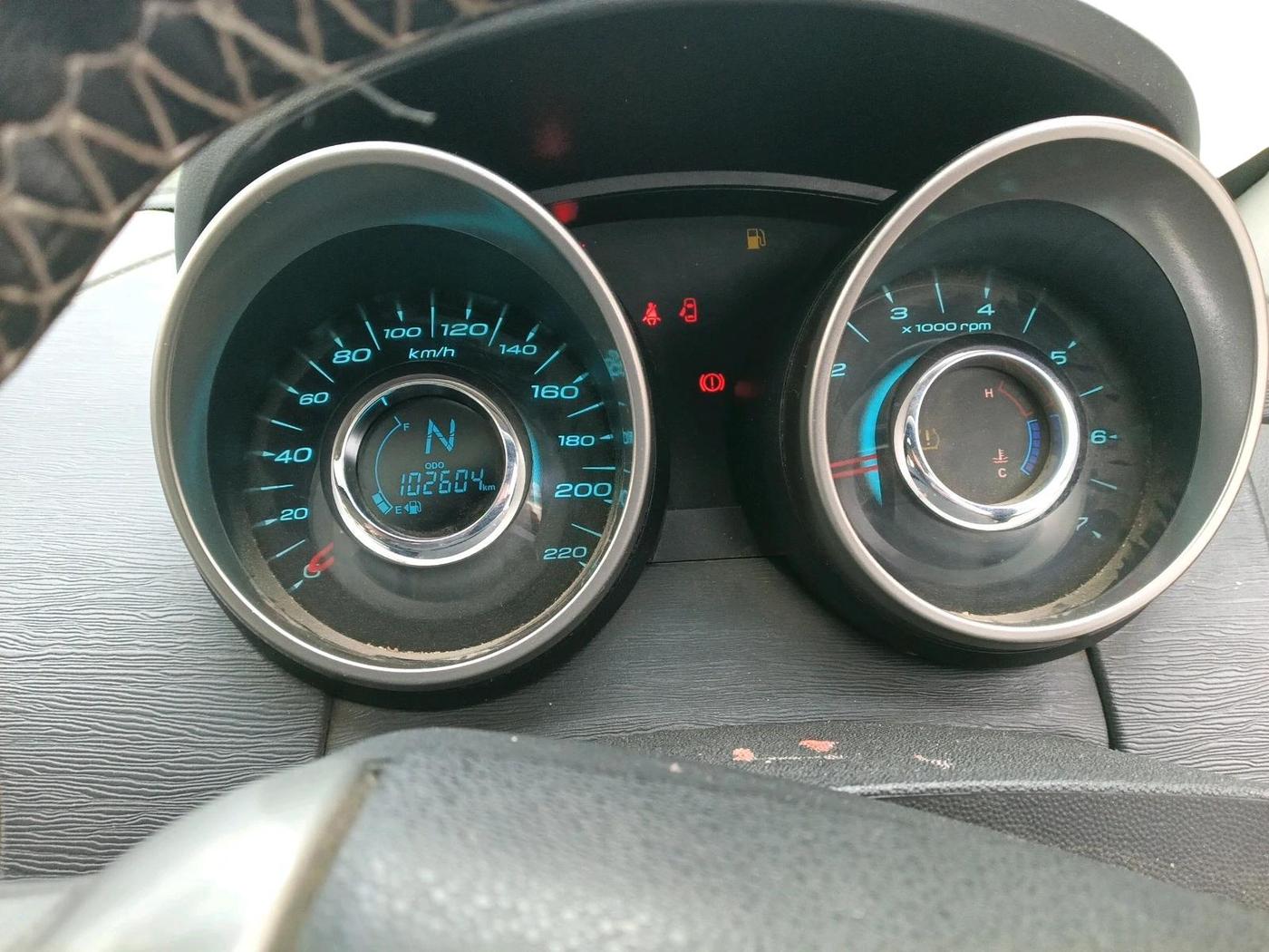 2019 Mahindra XUV500 W9, Diesel, Manual, 1,03,000 km, interior