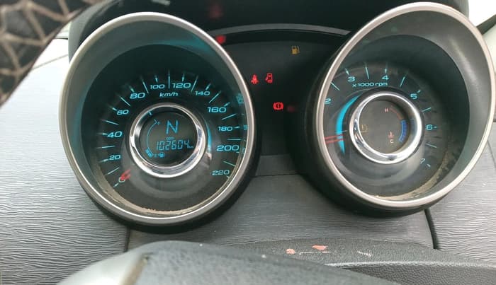 2019 Mahindra XUV500 W9, Diesel, Manual, 1,02,604 km, interior