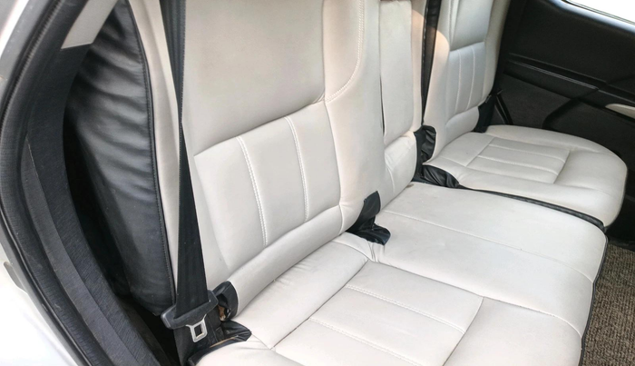 2019 Mahindra XUV500 W9, Diesel, Manual, 1,02,604 km, interior