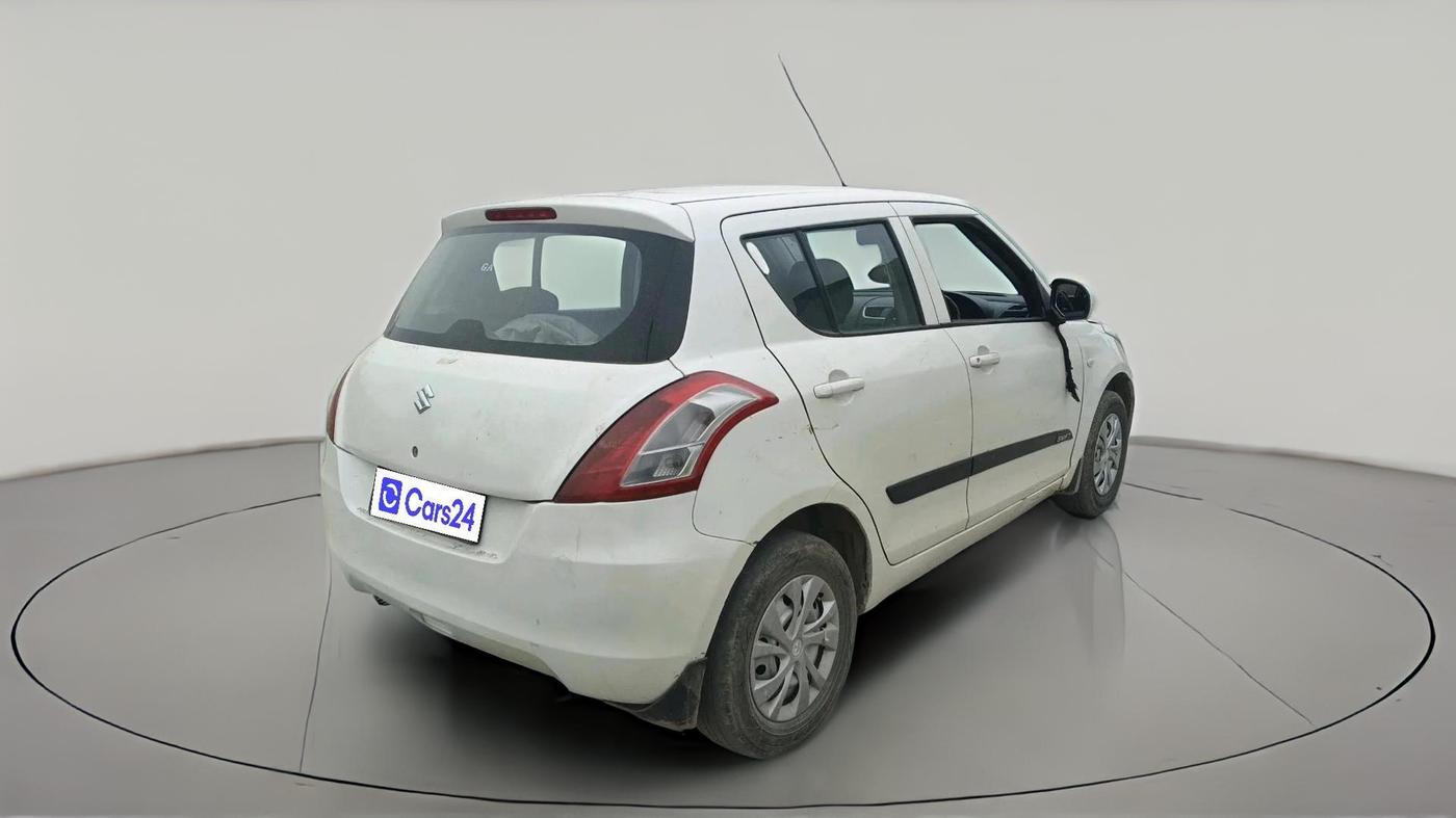 2015 Maruti Swift LXI, CNG, Manual, 1,13,521 km, exterior