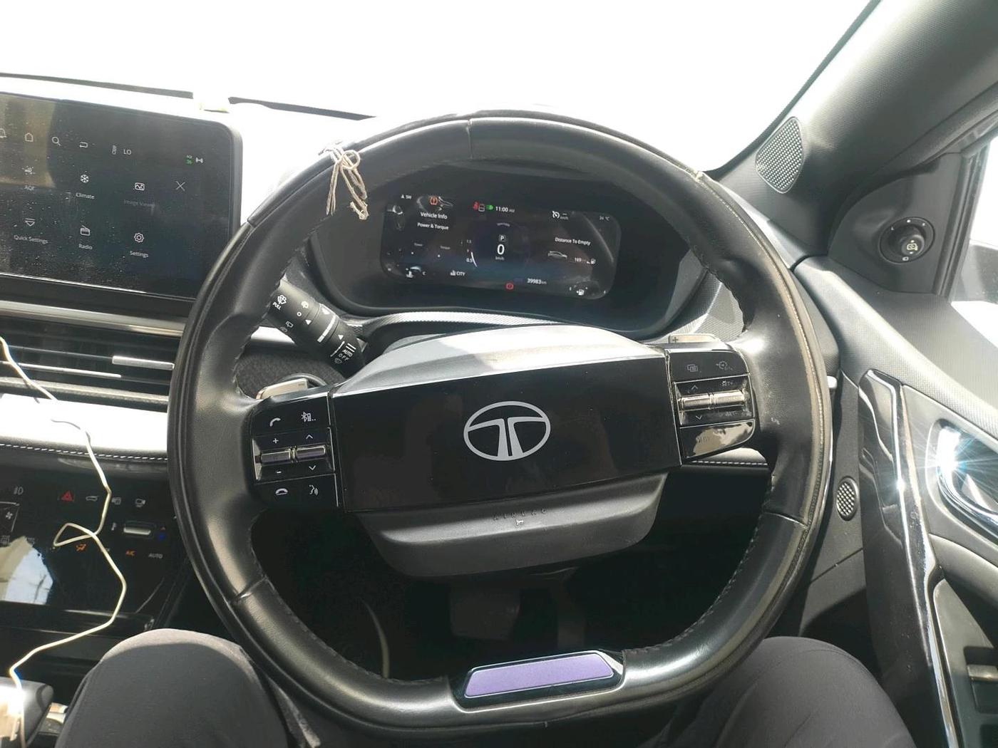 2023 Tata NEXON FEARLESS SUNROOF DCA 1.2 P DUAL TONE, CNG, Automatic, 39,983 km, interior
