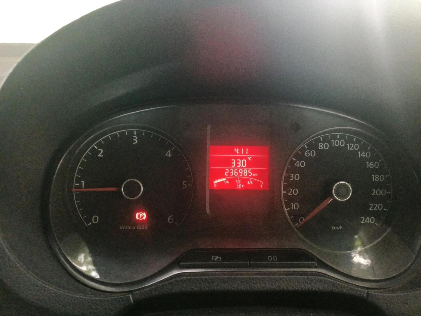 2013 Volkswagen Polo HIGHLINE DIESEL, Diesel, Manual, 2,36,985 km, interior