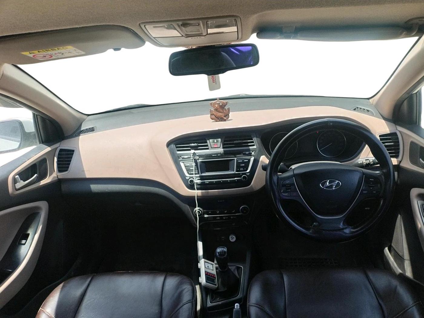 2016 Hyundai Elite i20 SPORTZ 1.2, Petrol, Manual, 1,07,574 km, interior