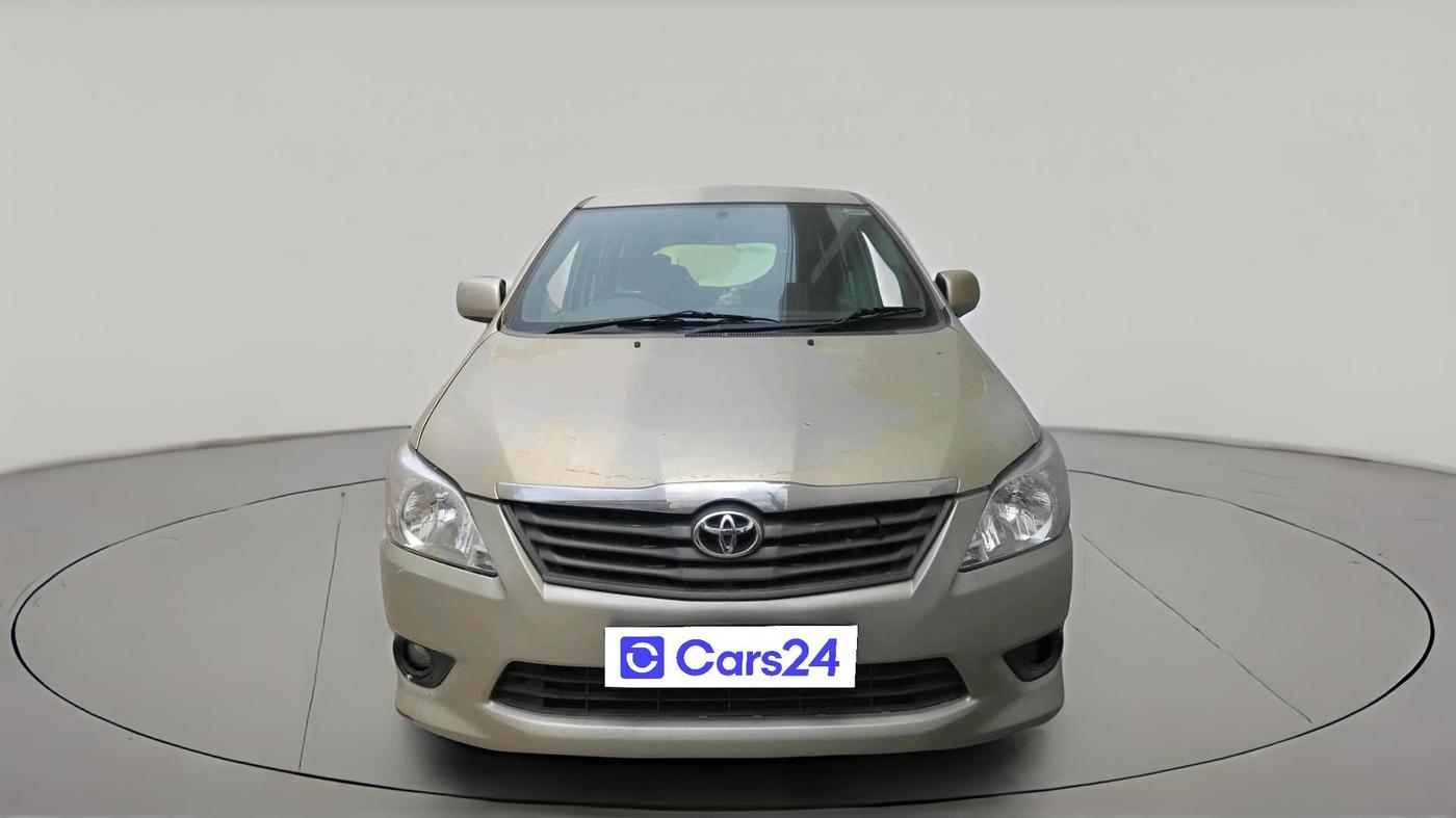2013 Toyota Innova 2.5 GX 8 STR, Diesel, Manual, 1,01,682 km, exterior