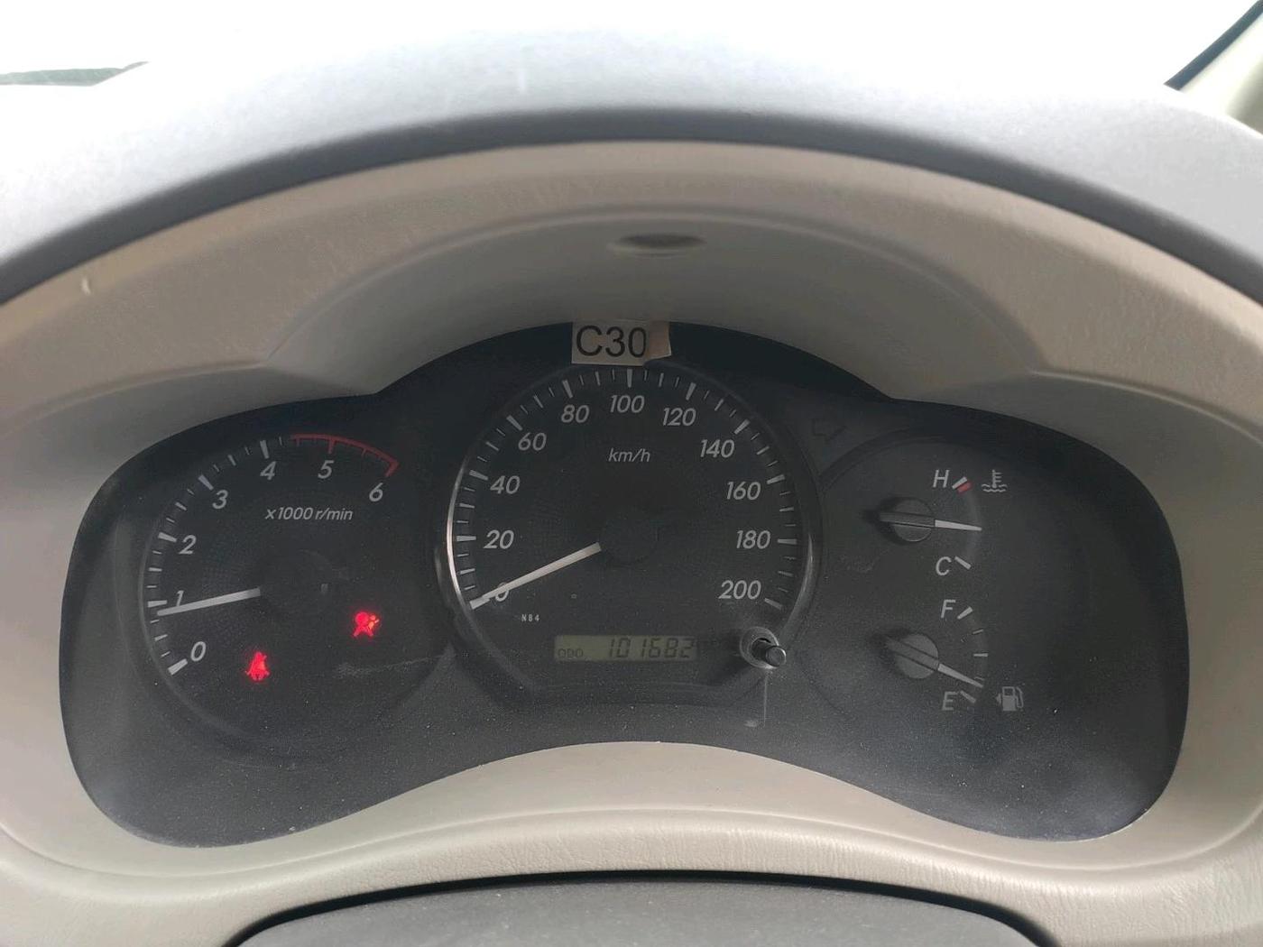 2013 Toyota Innova 2.5 GX 8 STR, Diesel, Manual, 1,01,682 km, interior