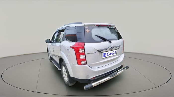2016 Mahindra XUV500 W8, Diesel, Manual, 1,50,756 km, exterior
