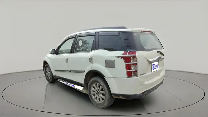 2018 Mahindra XUV500 W10, Diesel, Manual, 1,02,044 km, exterior