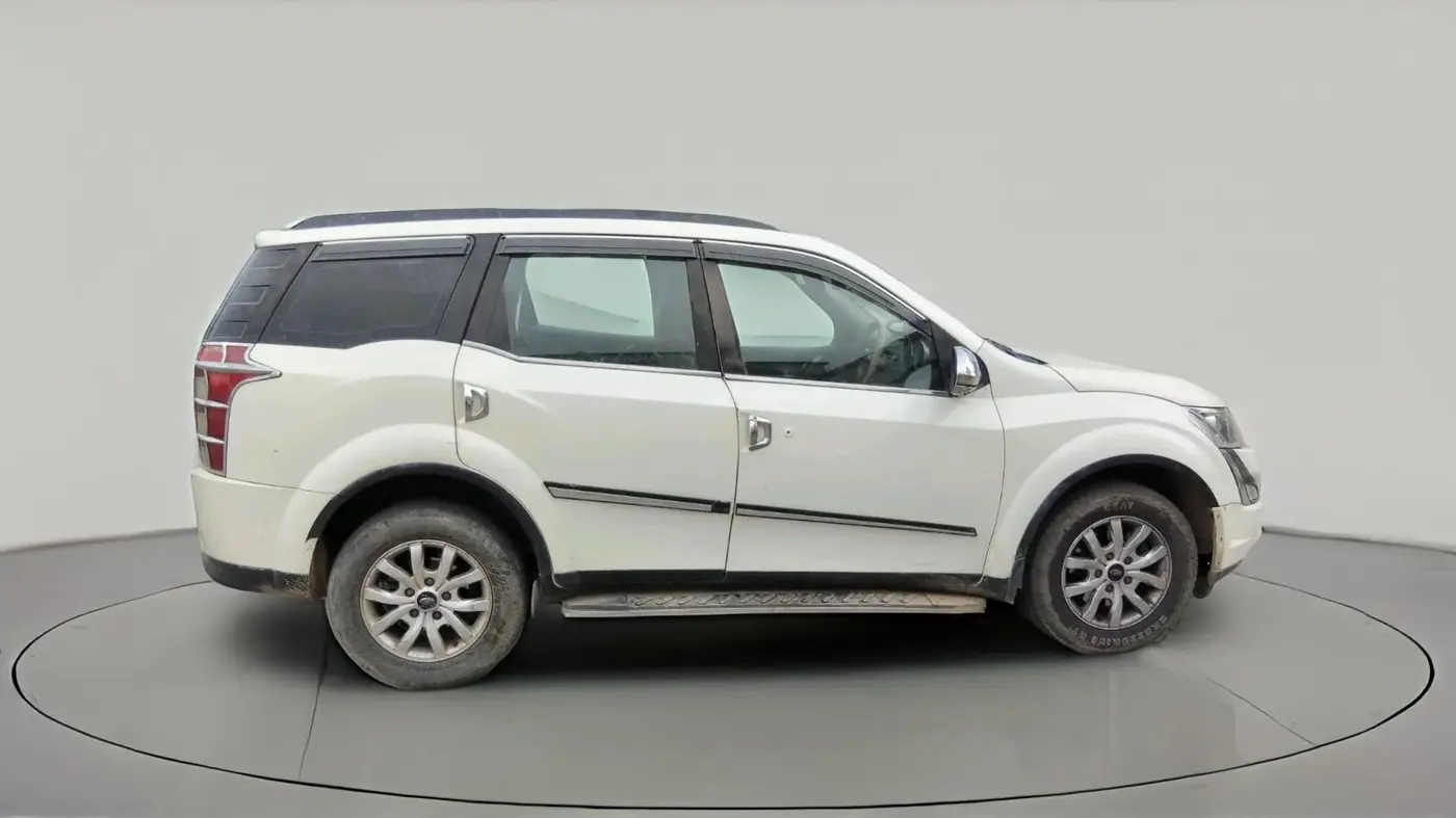 2018 Mahindra XUV500 W10, Diesel, Manual, 1,02,044 km, exterior