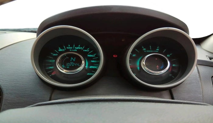 2018 Mahindra XUV500 W10, Diesel, Manual, 1,02,044 km, interior