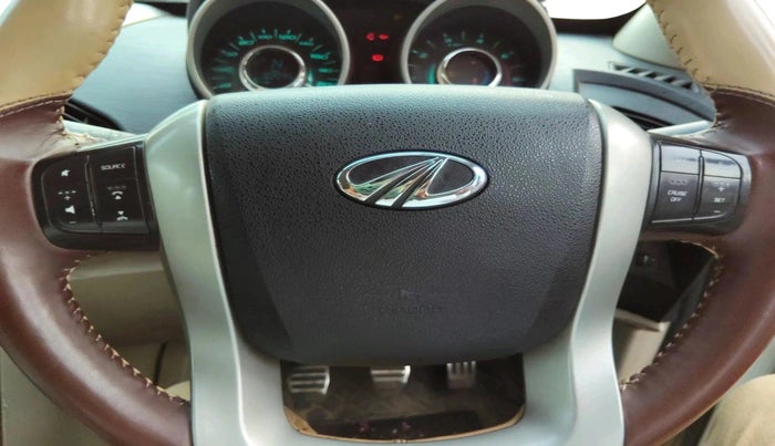 2018 Mahindra XUV500 W10, Diesel, Manual, 1,02,044 km, interior