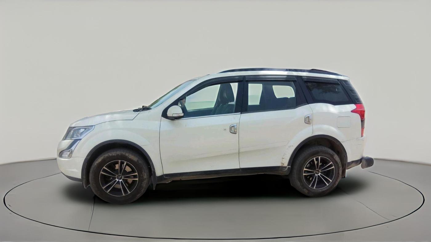 2015 Mahindra XUV500 W6, Diesel, Manual, 1,47,832 km, exterior