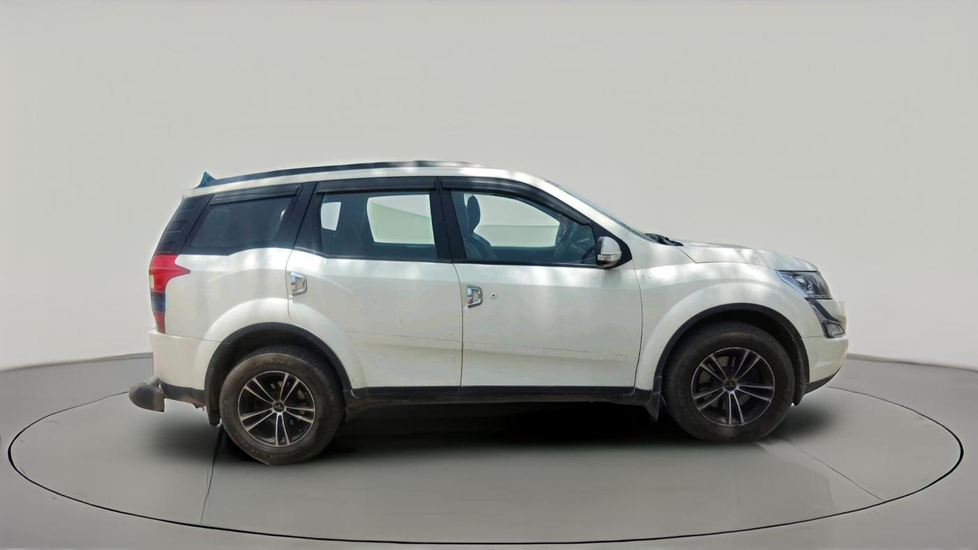 2015 Mahindra XUV500 W6, Diesel, Manual, 1,47,832 km, exterior
