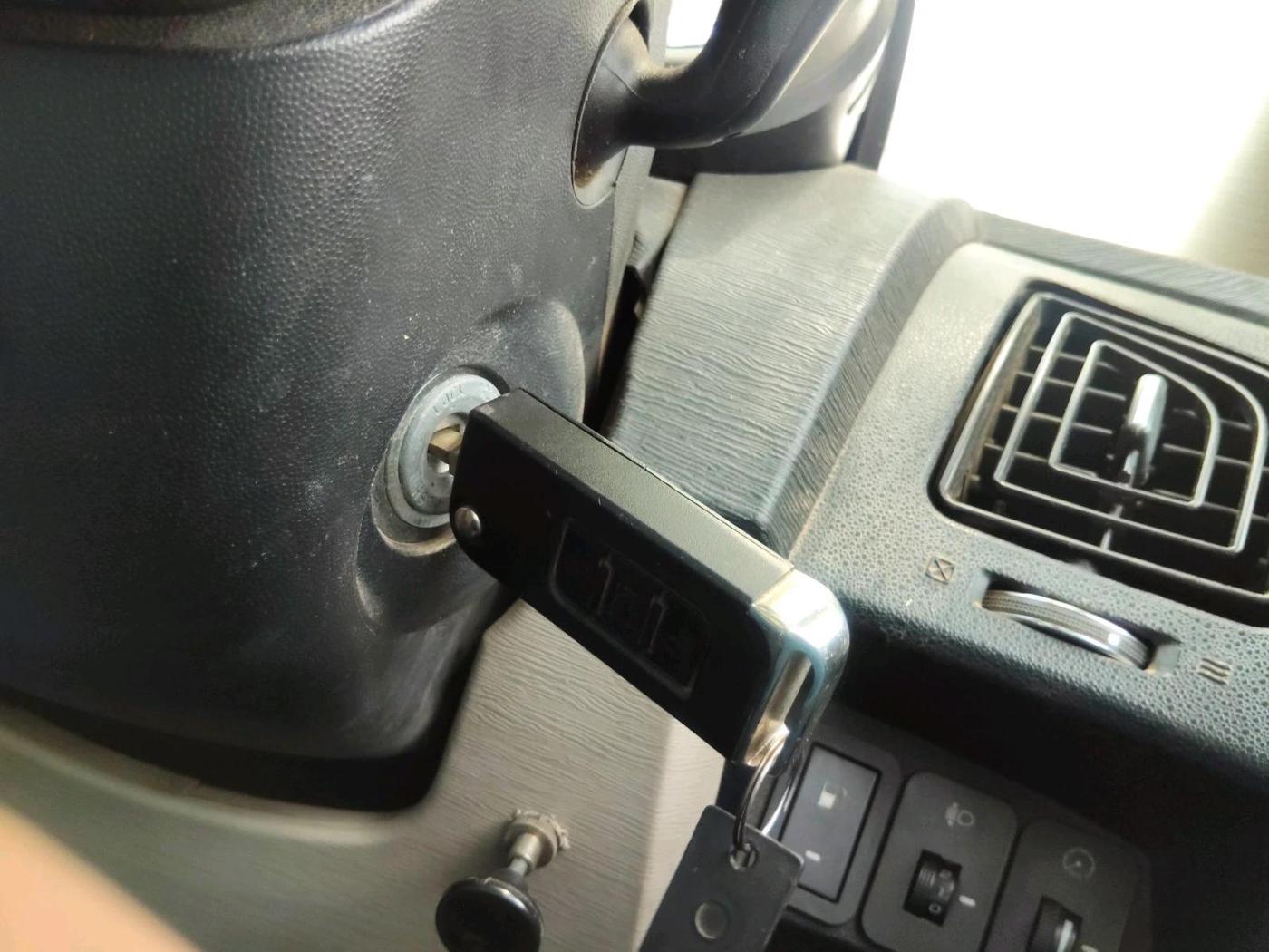 2015 Mahindra XUV500 W6, Diesel, Manual, 1,47,832 km, interior