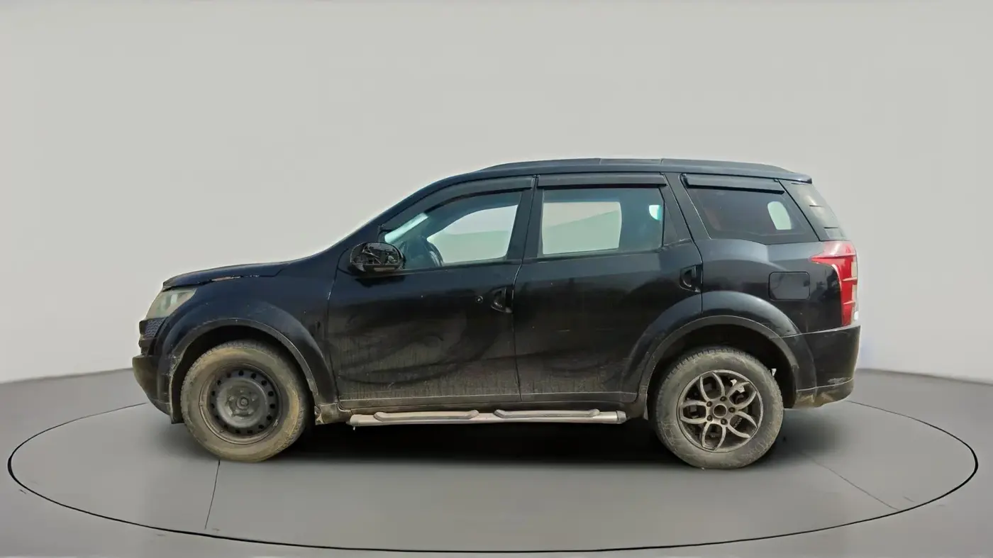 2013 Mahindra XUV500 W6, Diesel, Manual, 1,65,374 km, exterior