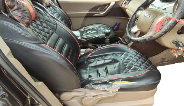 2013 Mahindra XUV500 W6, Diesel, Manual, 1,65,374 km, interior