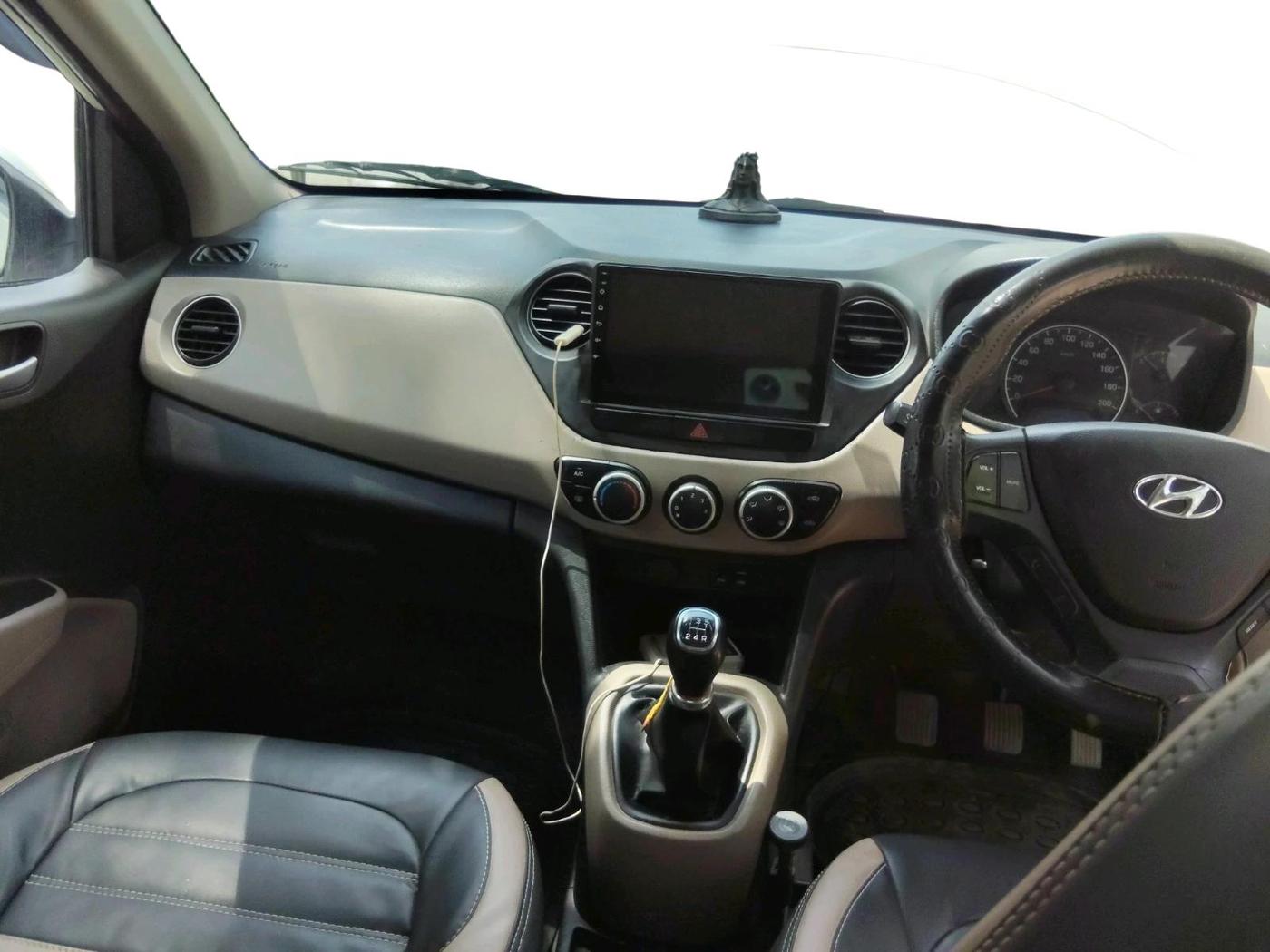 2017 Hyundai Grand i10 SPORTZ 1.2 KAPPA VTVT, Petrol, Manual, 81,148 km, interior